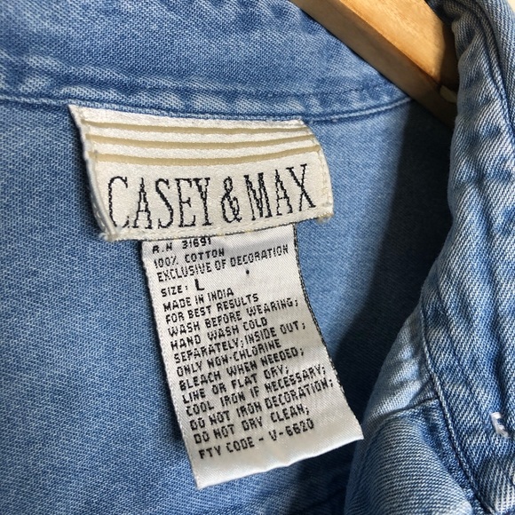 Vintage Casey & Max Embroidered Button Down Shirt - Picture 7 of 7